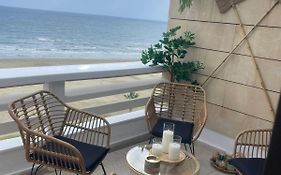 Lazuli Sea View Beachfront Ap 253